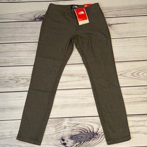 New The North Face Jeans size 2 R Pants Slim fit